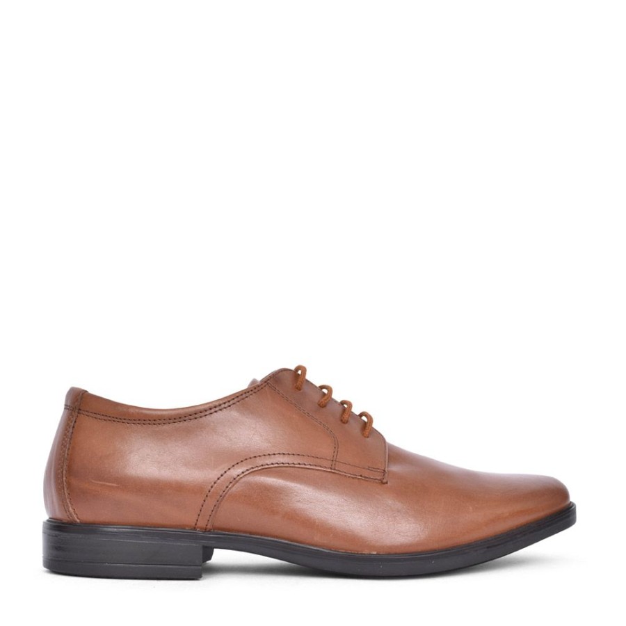 Mens CLARKS | Men'S Howard Walk Leather G-Fit Shoe In Tan