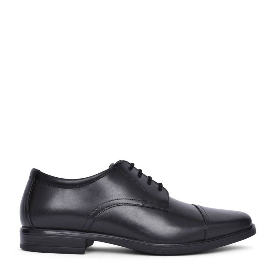 Mens CLARKS | Men'S Howard Cap Leather G-Fit Laced Shoe In Blk Leather