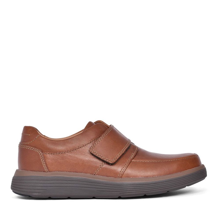 Mens CLARKS | Un Abode Strap Leather Shoe For Men In Tan