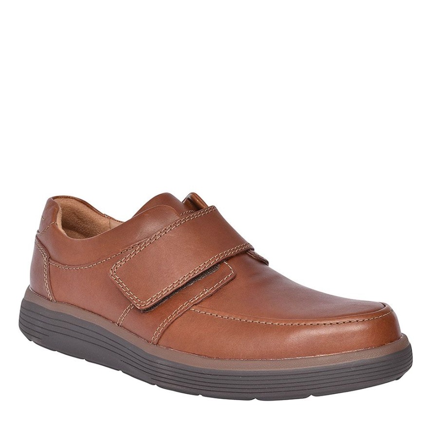 Mens CLARKS | Un Abode Strap Leather Shoe For Men In Tan