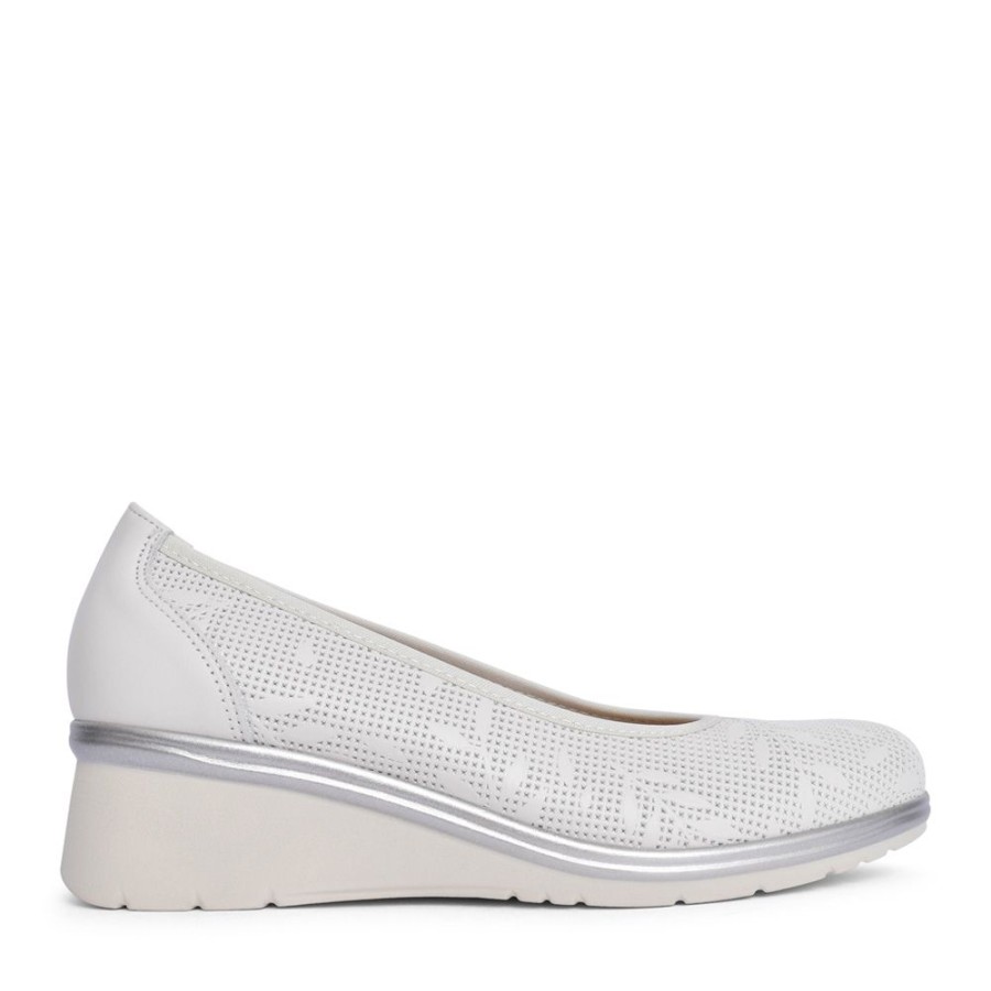 Ladies PITILLOS | Ladies 5154 Slip-On Wedge Shoe In Off White